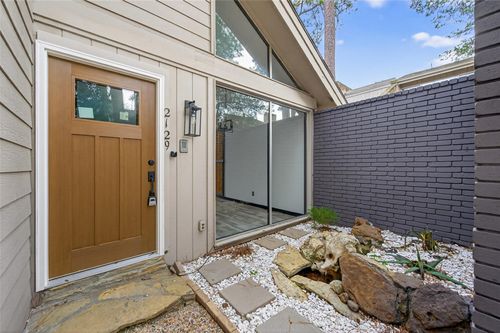 2129 Lake Village Dr, Kingwood, TX, 77339-3311 | Card Image