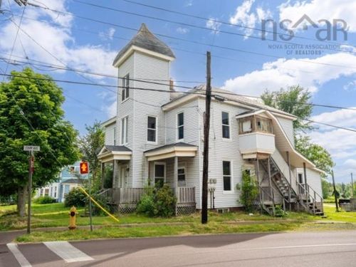 9 Victoria (W B) Street, Home with 5 bedrooms, 0 bathrooms and null parking in Amherst NS | Card Image