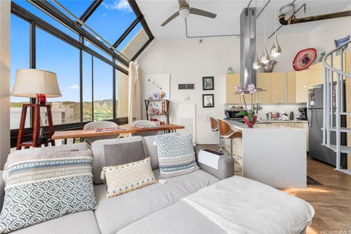 11-300 Wai Nani Way, Honolulu, HI, 96815 | Card Image