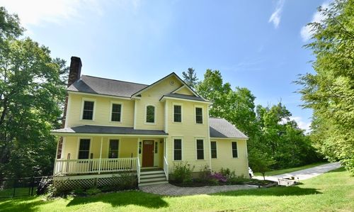 5 Eleanor Ln, Charlton, MA, 01507-5272 | Card Image