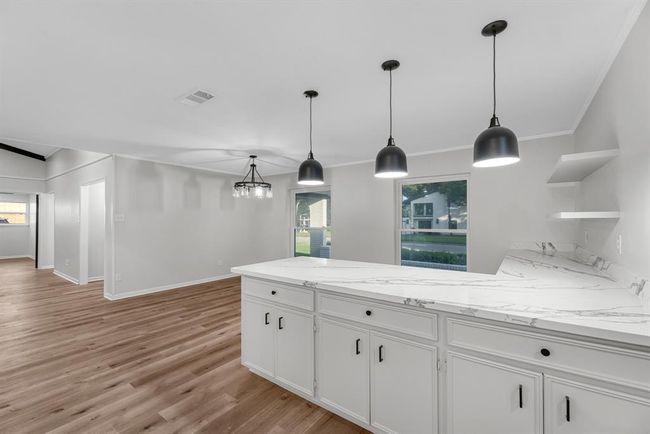 213 Westview Dr, House other with 4 bedrooms, 3 bathrooms and 3 parking in Sealy TX | Image 8