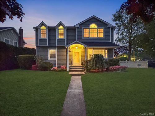 389 Yale Rd, Garden City, NY, 11530-5223 | Card Image