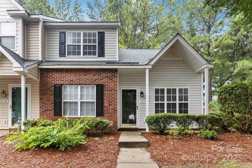 10154 Forest Landing Dr, Charlotte, NC, 28213-4058 | Card Image