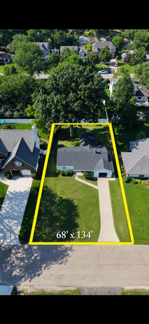 615 Wakeman Ave, Wheaton, IL, 60187-3671 | Card Image