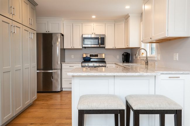 242 Bancroft Ave, House other with 4 bedrooms, 2 bathrooms and 4 parking in Reading MA | Image 11