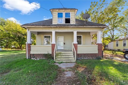 911 W 9th St, Lorain, OH, 44052-1920 | Card Image