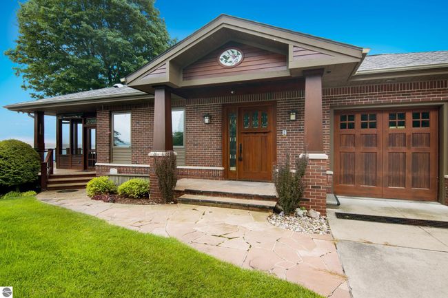 12305 3 Rd St, House other with 5 bedrooms, 4 bathrooms and null parking in Kewadin MI | Image 5