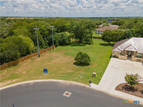 601 Oakcreek Pkwy, Seguin, TX, 78155-5172 | Card Image