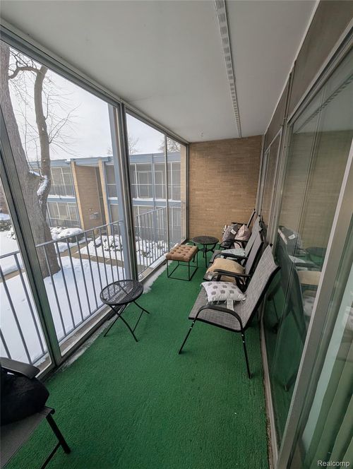 5-16593 Middlebelt Rd, Livonia, MI, 48154-3335 | Card Image