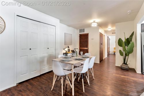 apt-6-1250 W 9 Mile Rd, Ferndale, MI, 48220-1255 | Card Image