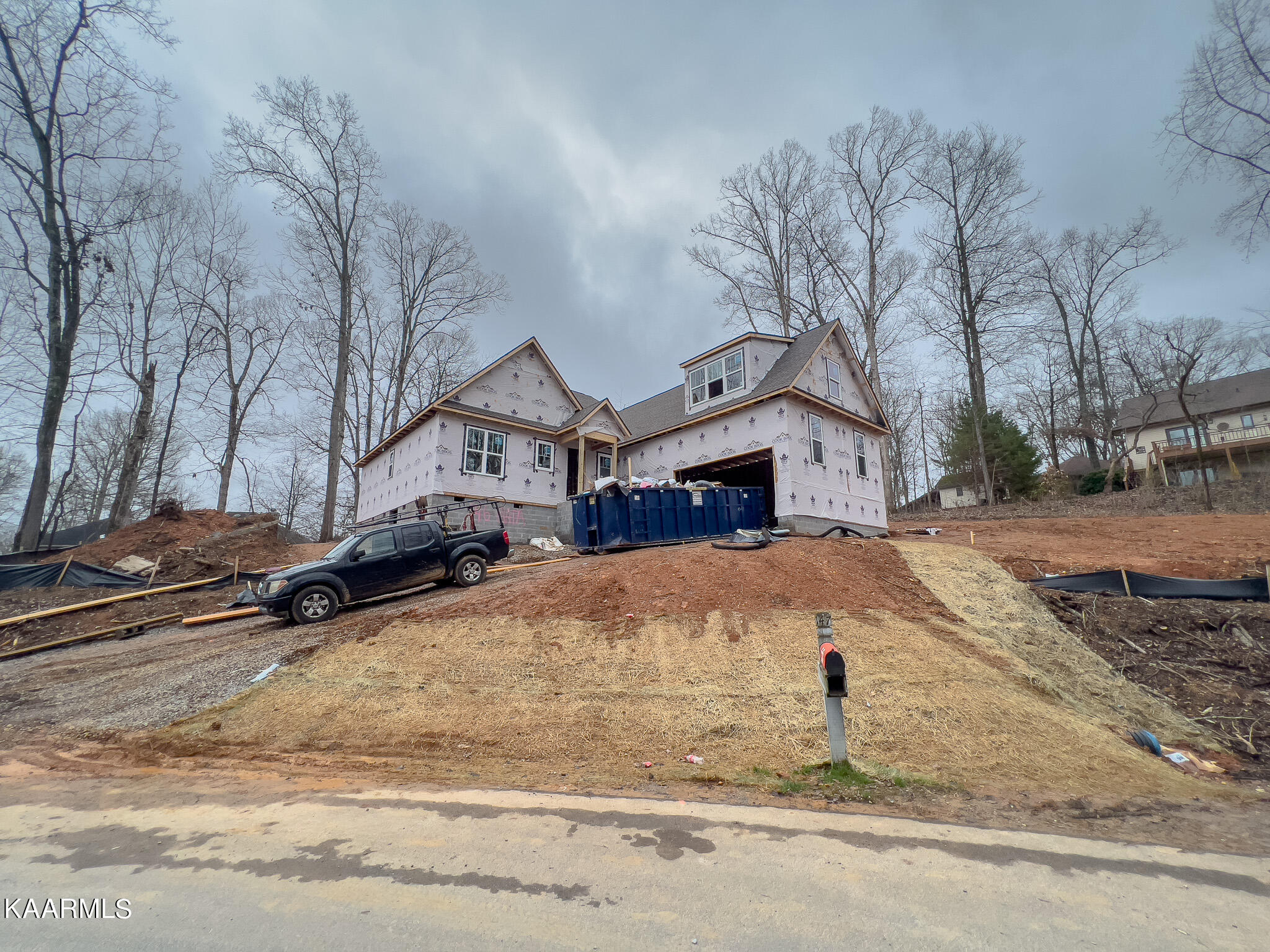 Inata Cir, Loudon, TN 37774