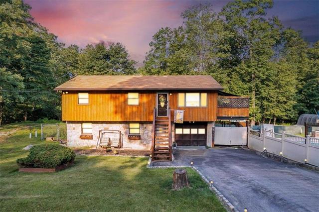 Lace Dr, East Stroudsburg, PA 18302