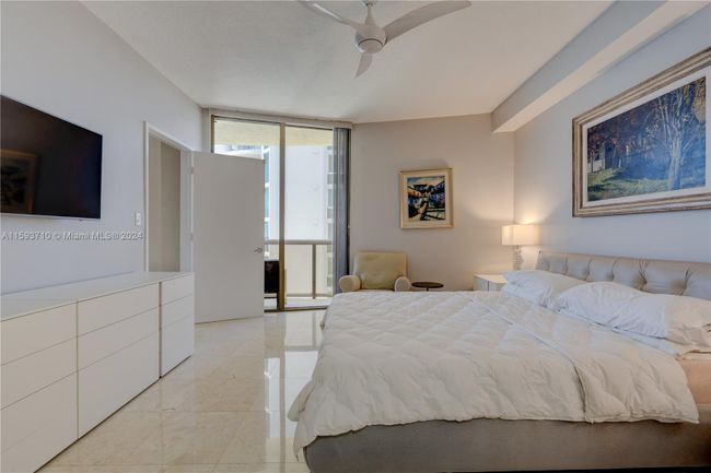 2602 - 16275 Collins Ave, Condo with 2 bedrooms, 2 bathrooms and null parking in Sunny Isles Beach FL | Image 33