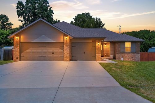 505 S Forest Ln, Republic, MO, 65738-1835 | Card Image