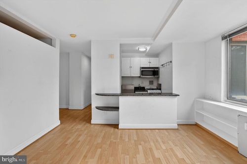 apt-213-1111 Arlington Blvd, ARLINGTON, VA, 22209-3202 | Card Image