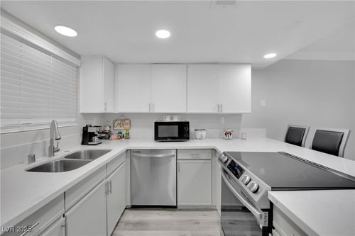 1-2080 Karen Ave, Las Vegas, NV, 89169-1776 | Card Image