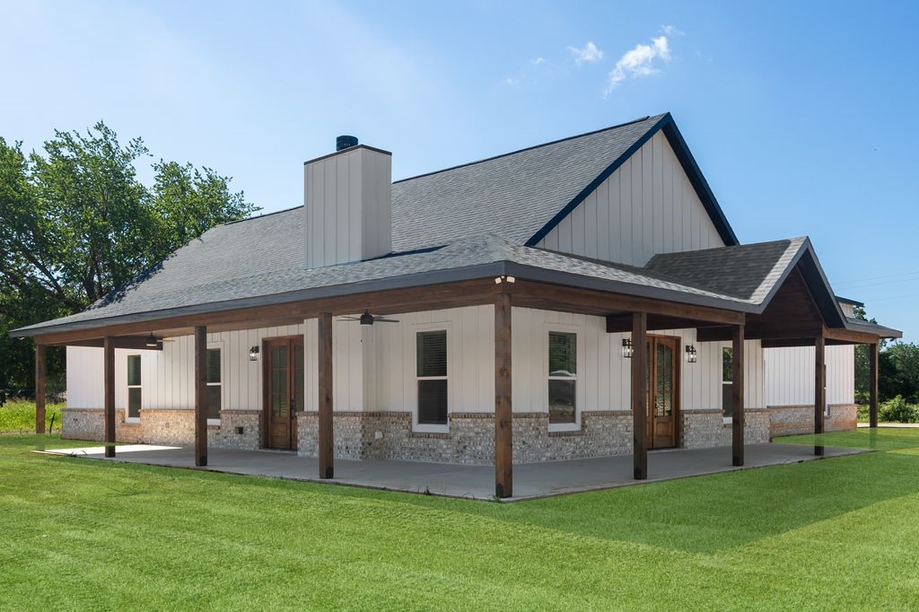 Residential in Rhome 2