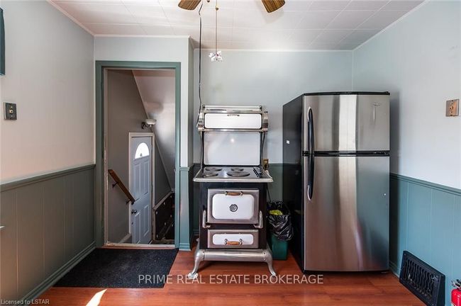 333 Vancouver St, House other with 2 bedrooms, 0 bathrooms and 3 parking in London ON | Image 16