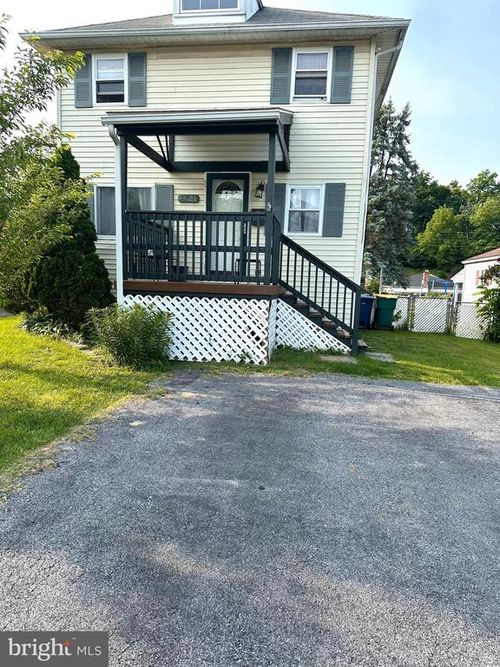 2221 Lincoln Ave, READING, PA, 19609-2222 | Card Image