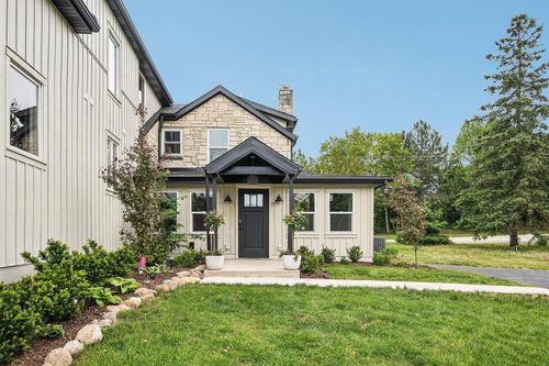 N48W16262 Lisbon Road, MENOMONEE FALLS, WI, 53051 | Card Image