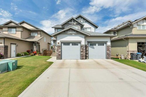 11 Bardwell Way, Sylvan Lake, AB, T4S0M9 | Card Image