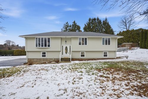 63 Helene St, Ludlow, MA, 01056-3152 | Card Image