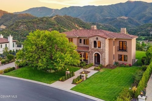 82 Queens Garden Dr, Thousand Oaks, CA, 91361-5355 | Card Image