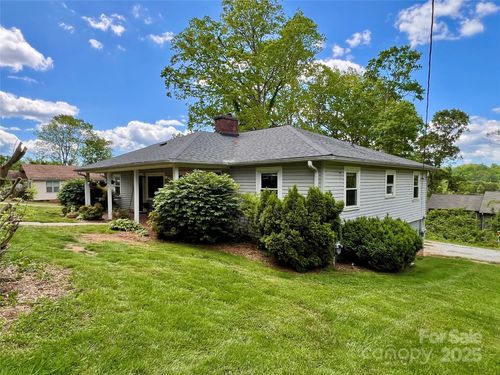 135 Haynes St, Hendersonville, NC, 28791-1509 | Card Image