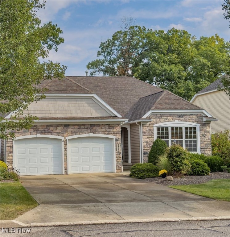 River Rock Dr, Cuyahoga Falls, OH 44223