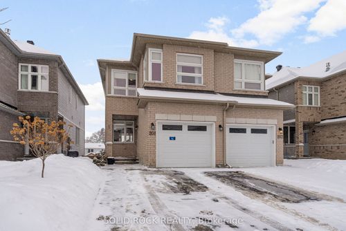 201 Bert Hall St, Arnprior, ON, K7S0H1 | Card Image