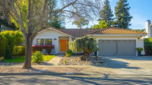 421 Oakwood Cir, Fairfield, CA, 94534-1488 | Card Image