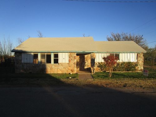 120 N 6th St, Crowell, TX, 79227-8035 | Card Image