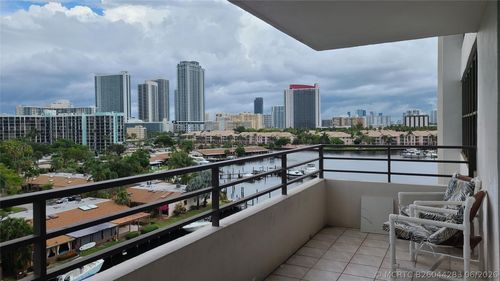 802-2500 Parkview Dr, Hallandale Beach, FL, 33009-2807 | Card Image