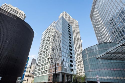 10c-403 N Wabash Ave, Chicago, IL, 60611-3548 | Card Image