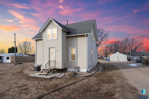 305 Louise Ave Avenue, Worthing, SD, 57077 | Card Image
