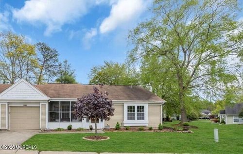 1064B Buckingham Dr, Manchester, NJ, 08759-5301 | Card Image