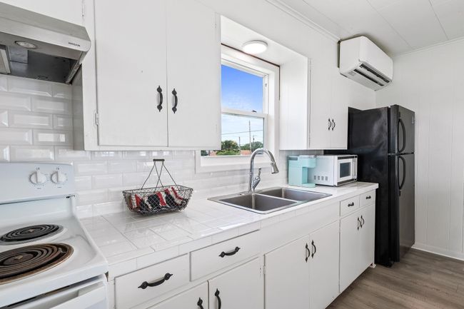 106 E Madison Ave, House other with 2 bedrooms, 2 bathrooms and null parking in Port O Connor TX | Image 12