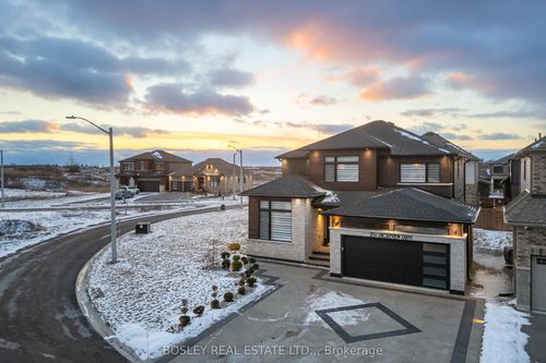 251 Shoreview Dr, Welland, ON, L3B0H3 | Card Image