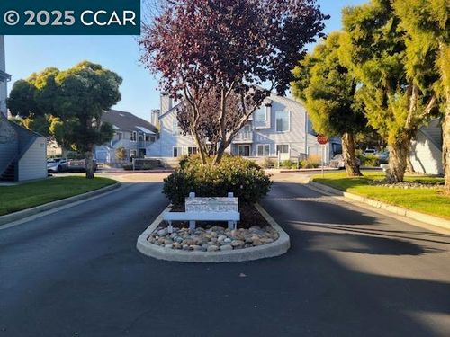 apt-a-473 Cork Harbour Cir, Redwood City, CA, 94065-1663 | Card Image