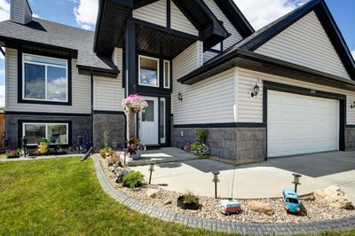 340 Parkview Estate, House detached with 5 bedrooms, 3 bathrooms and 9 parking in Strathmore AB | Image 1