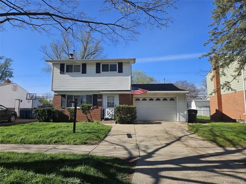 34918 Winslow St, Wayne, MI, 48184-3207 | Card Image
