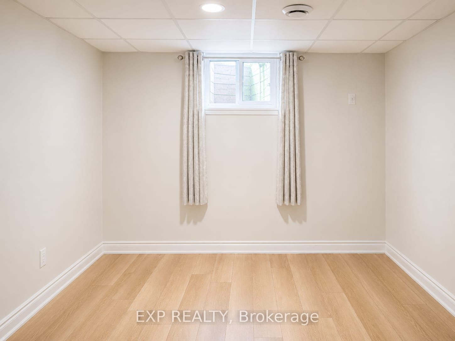 Residential Lease in Toronto E09 5