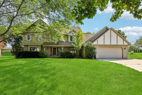7586 Francis Court E, FRANKLIN, WI, 53132 | Card Image