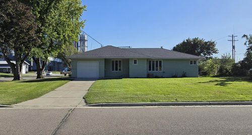 801 E Elm Ave, Olivia, MN, 56277-1070 | Card Image