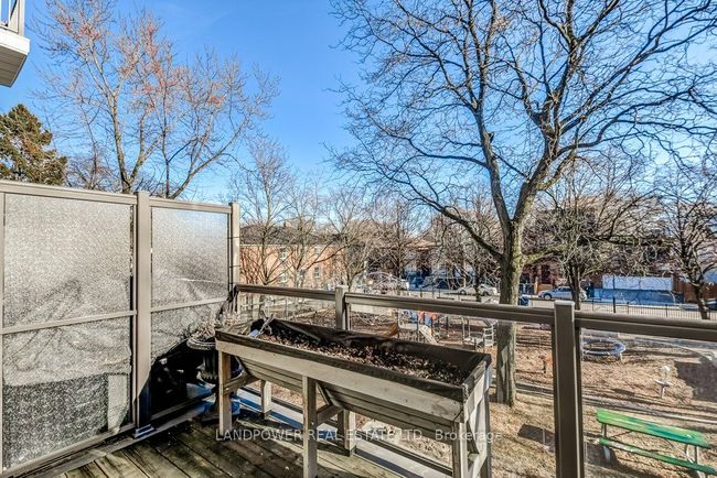 991 Dundas St E, House attached with 3 bedrooms, 3 bathrooms and 1 parking in Toronto ON | Image 21