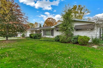 4050 David Rd, House other with 4 bedrooms, 3 bathrooms and null parking in Clarence NY | Image 2