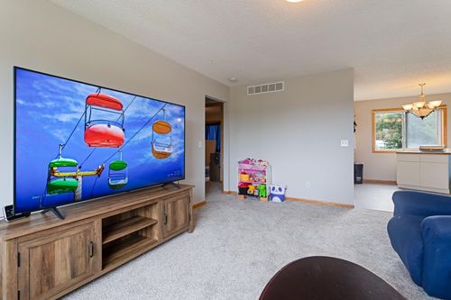 6827 Gingham Ct, Monticello, MN, 55362-4552 | Card Image