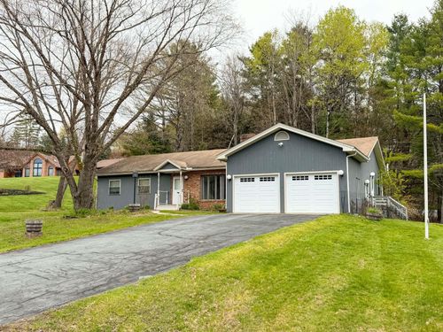 394 Farmer Dr, St. Johnsbury, VT, 05819-1452 | Card Image