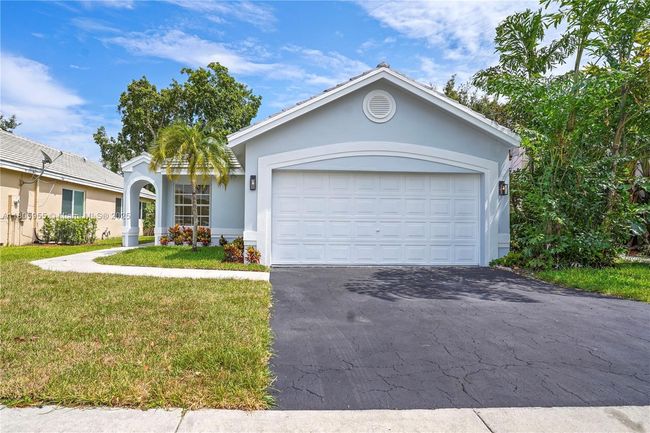 9354 - 9354 Arborwood Cir, House other with 2 bedrooms, 2 bathrooms and null parking in Davie FL | Image 17
