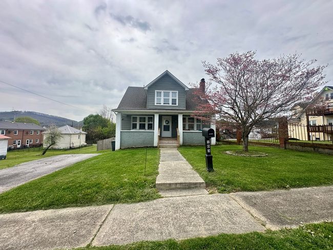 103 E Virginia St, House other with 4 bedrooms, 3 bathrooms and null parking in Galax VA | Image 38